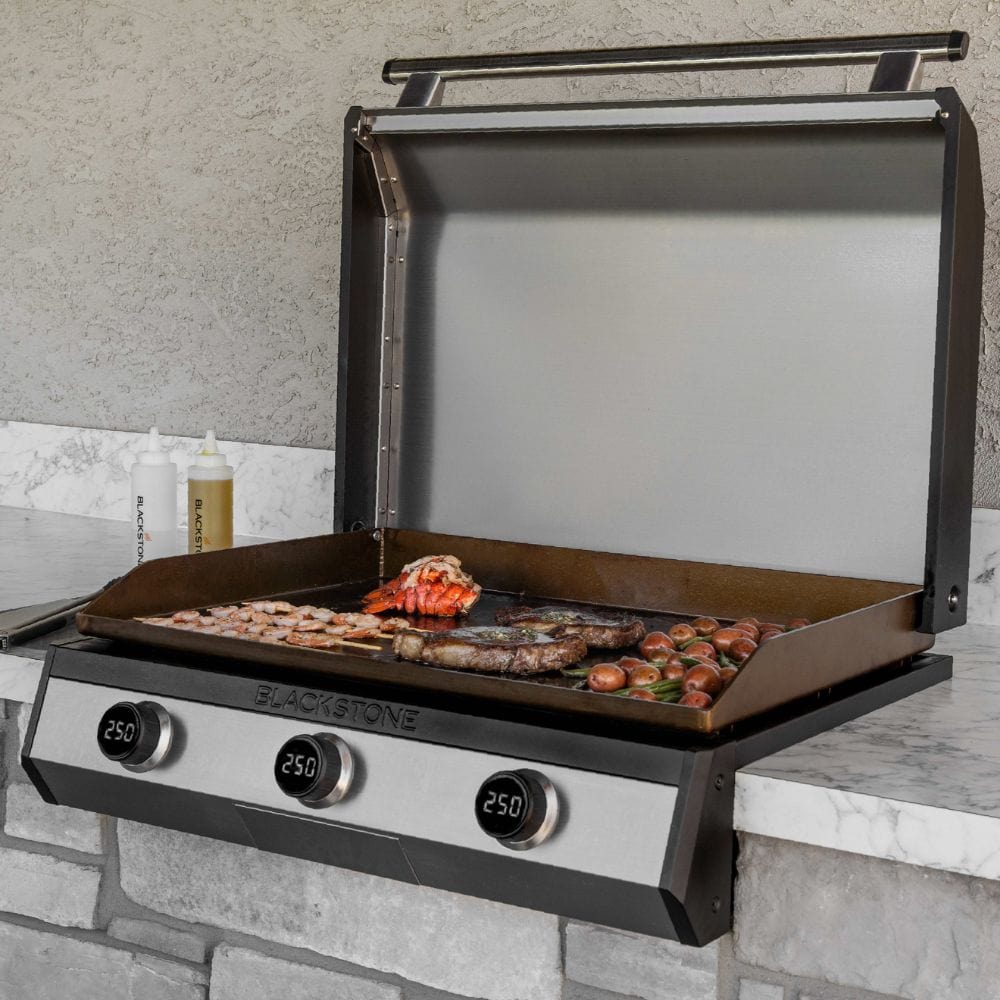 It only gets better with our Front Access Rear Grease Drawer, combining everything you love about classic Blackstone’s with easy access from the front of the unit.