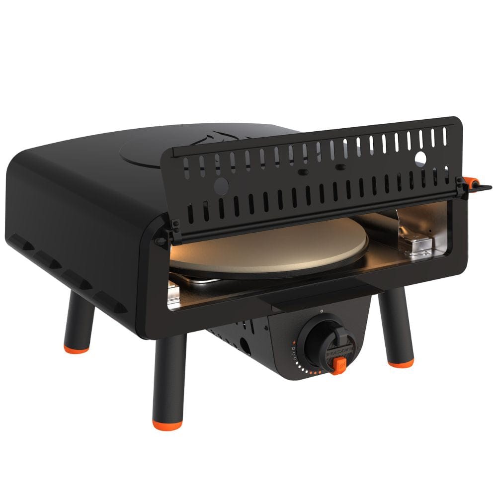 Lightweight, yet sturdy Blackstone’s Leggero Pizza Oven boasts a portable size and powerful pizza-making abilities. 