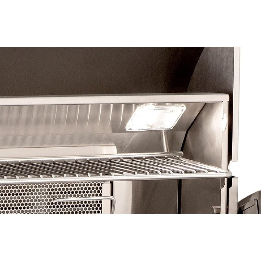 12V interior halogen lights for enhanced evening grilling all year long.