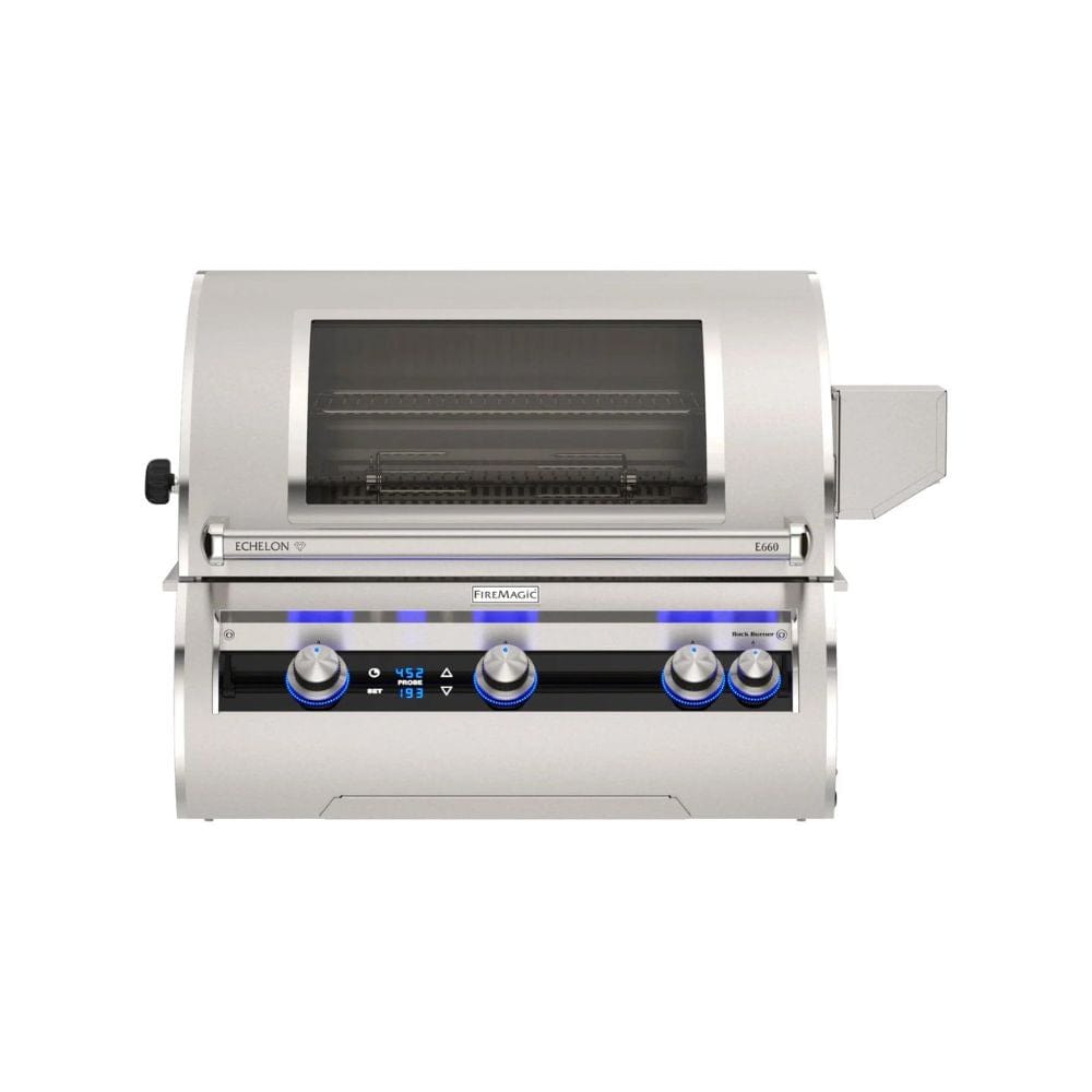  Cast stainless steel burners power an innovative heat distribution system topped with patented Diamond Sear cooking grids to truly elevate the outdoor cooking experience. 