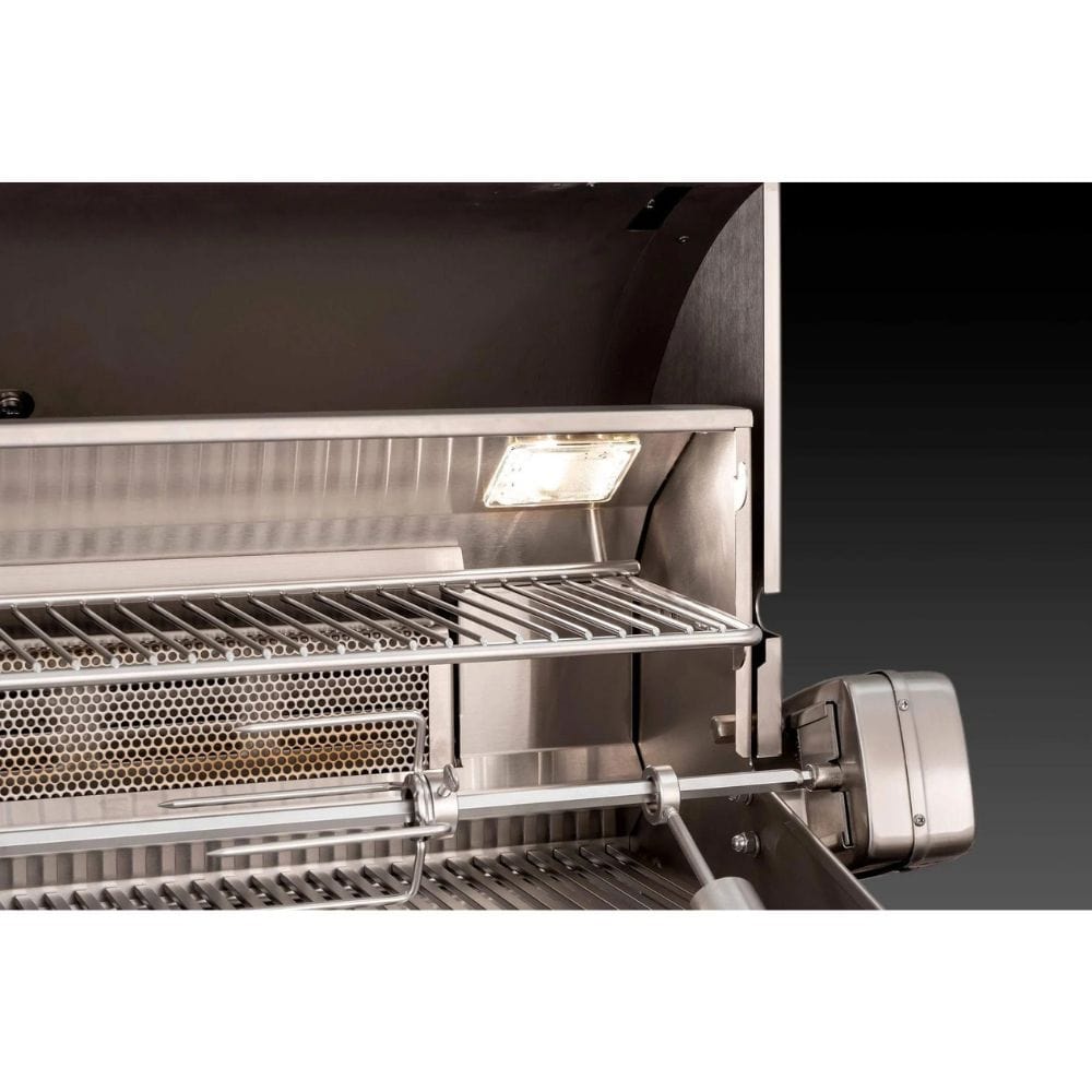 Halogen Interior Lights - Angled interior halogen lights make evening grilling a breeze.